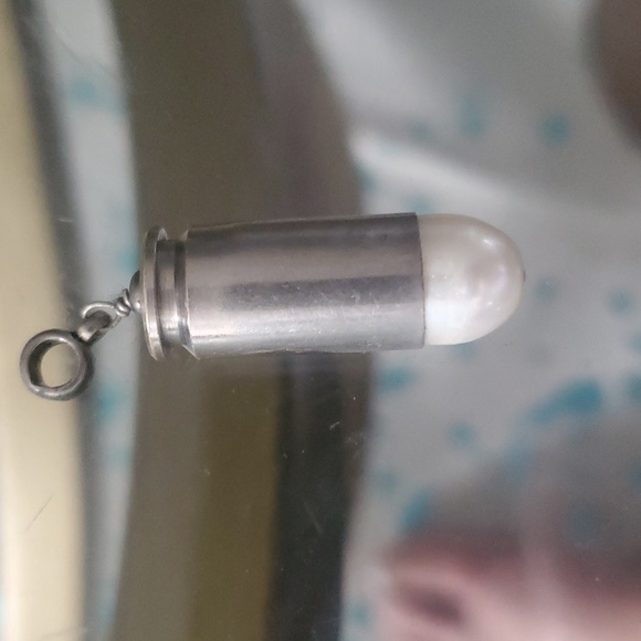 Bullet pearl  pendent - Picture 4 of 4